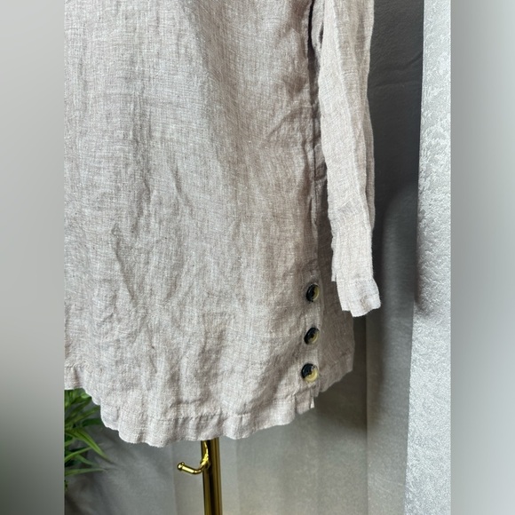 NEW TAHARI Women’s Linen Long Sleeve Collared Tunic Top in Taupe Sz M - Picture 3 of 9